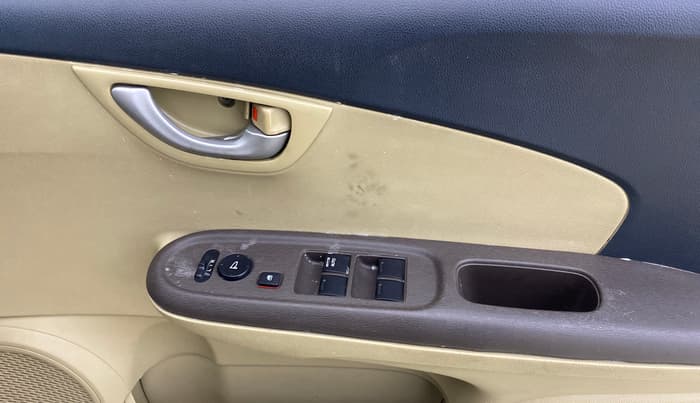2013 Honda Brio VX AT, Petrol, Automatic, 45,841 km, Driver Side Door Panels Control