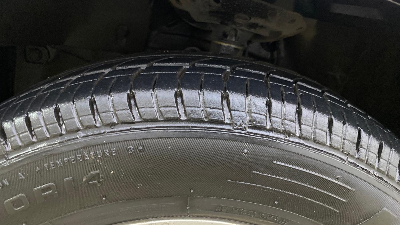 2013 Honda Brio VX AT, Petrol, Automatic, 45,841 km, Left Front Tyre Tread