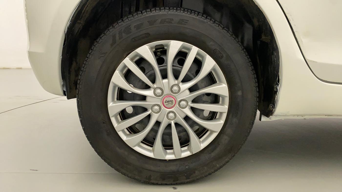 2014 Maruti Swift VXI, Petrol, Manual, 27,069 km, Right Rear Wheel