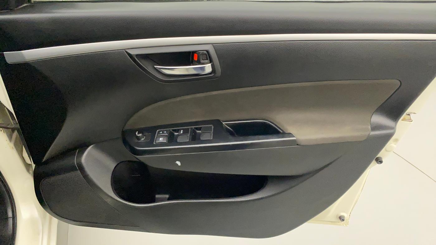 2014 Maruti Swift VXI, Petrol, Manual, 27,069 km, Driver Side Door Panels Control