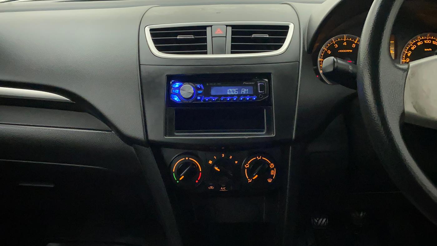 2014 Maruti Swift VXI, Petrol, Manual, 27,069 km, Air Conditioner