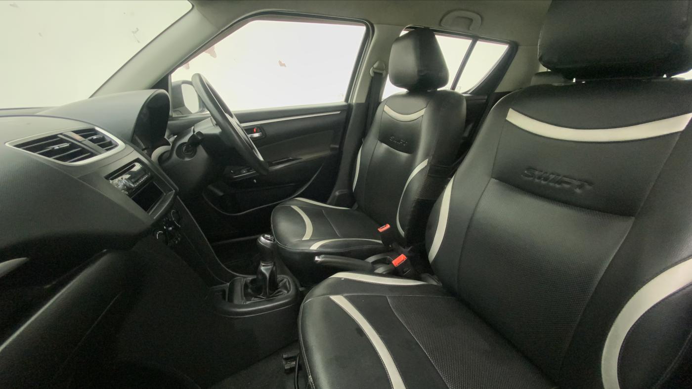 2014 Maruti Swift VXI, Petrol, Manual, 27,069 km, Right Side Front Door Cabin
