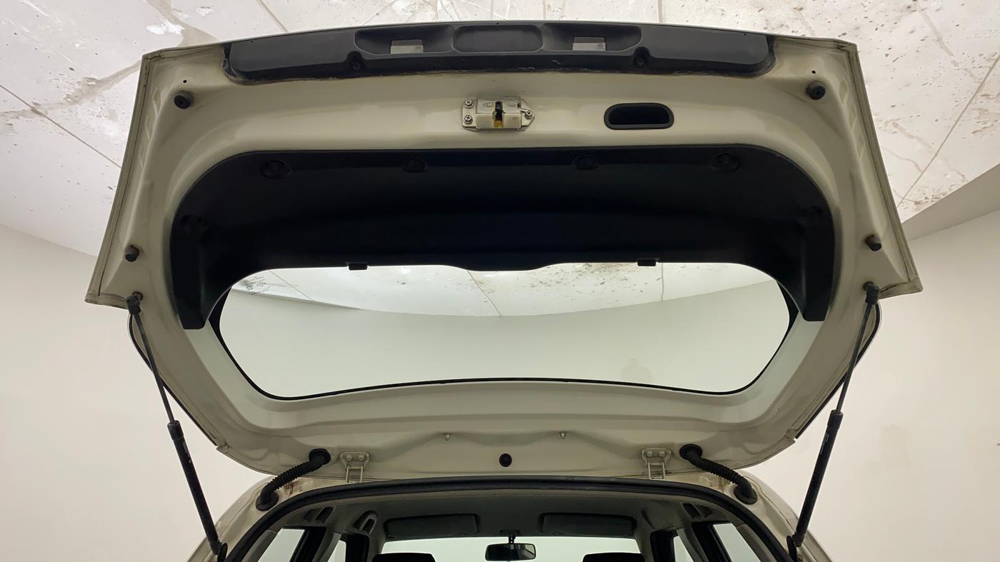 2014 Maruti Swift VXI, Petrol, Manual, 27,069 km, Boot Door Open