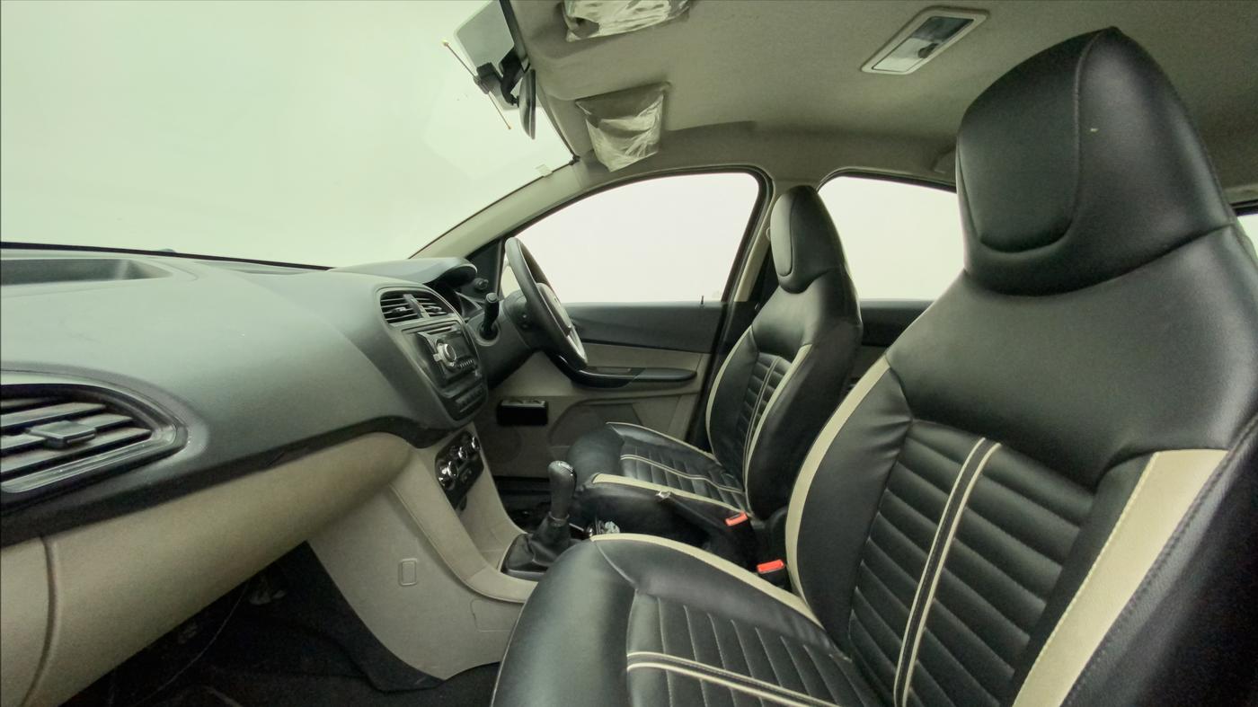 2018 Tata Tiago XE PETROL, Petrol, Manual, 47,846 km, Right Side Front Door Cabin