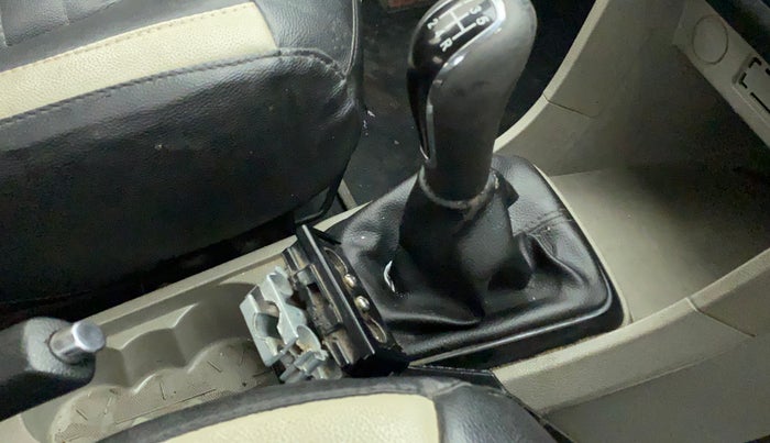 2018 Tata Tiago XE PETROL, Petrol, Manual, 47,846 km, Gear lever - Boot cover slightly torn