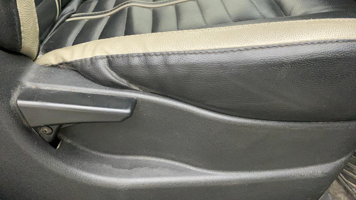 2018 Tata Tiago XE PETROL, Petrol, Manual, 47,846 km, Driver Side Adjustment Panel