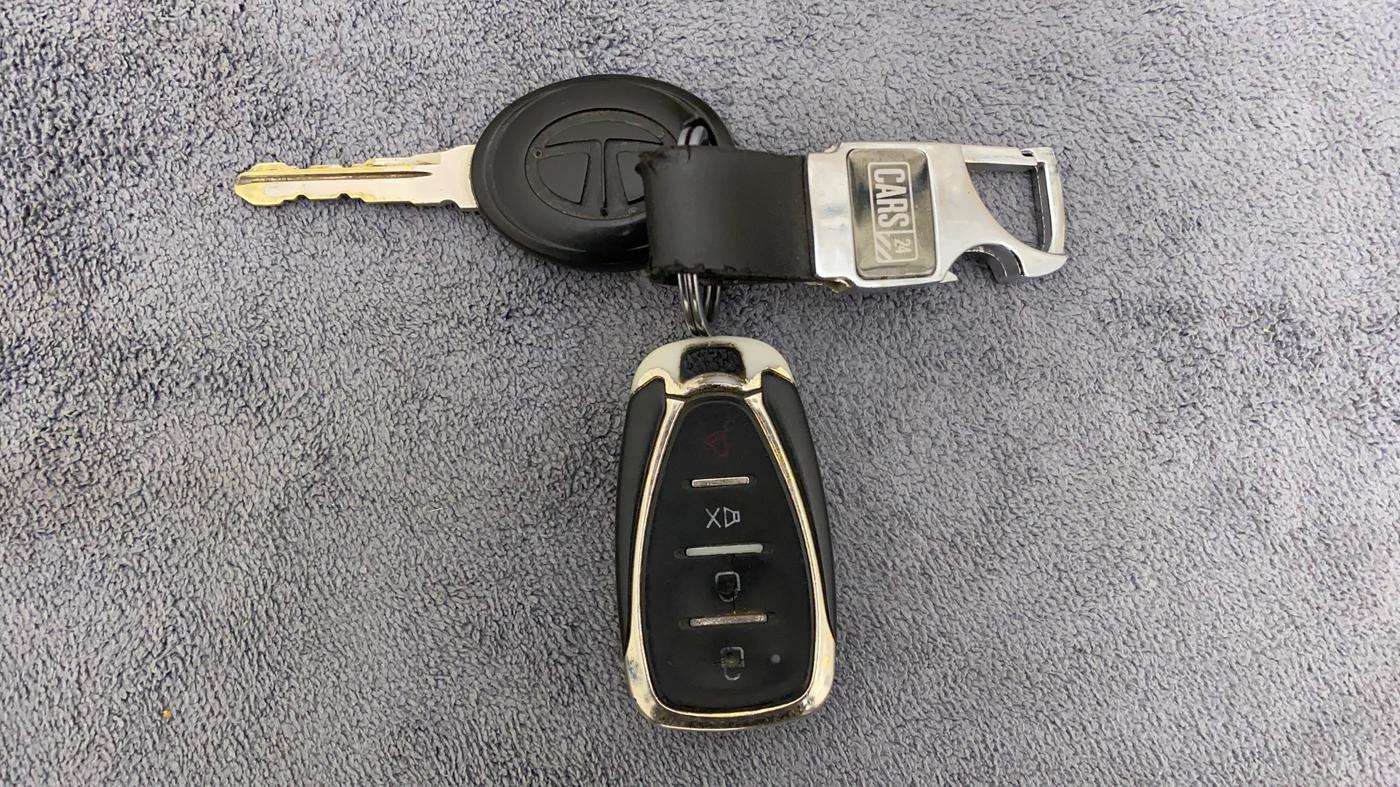 2018 Tata Tiago XE PETROL, Petrol, Manual, 47,846 km, Key Close Up