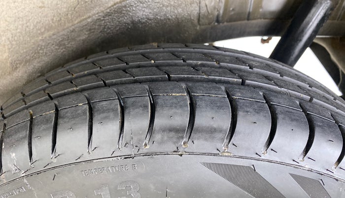 2010 Maruti Wagon R 1.0 LXI, Petrol, Manual, 32,075 km, Left Rear Tyre Tread