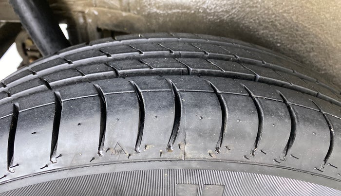 2010 Maruti Wagon R 1.0 LXI, Petrol, Manual, 32,075 km, Right Rear Tyre Tread