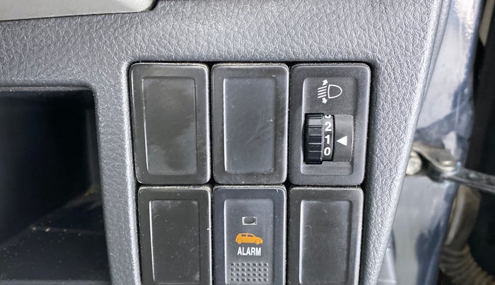 2010 Maruti Wagon R 1.0 LXI, Petrol, Manual, 32,075 km, Dashboard - Headlight height adjustment not working