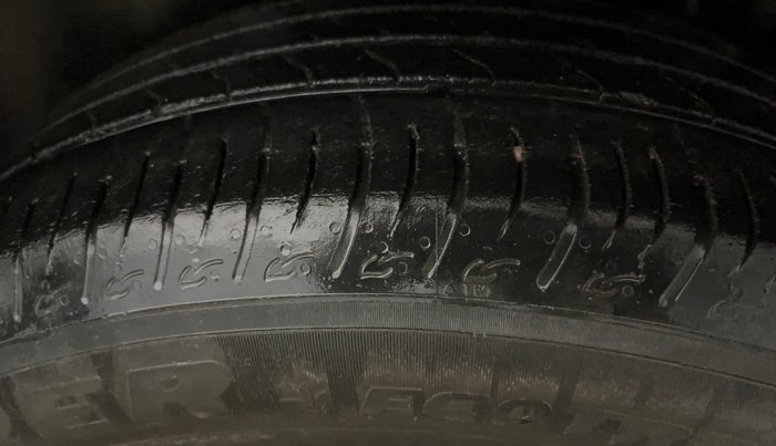 2022 Maruti BREZZA ZXI AT SMART HYBRID, Petrol, Automatic, 48,740 km, Left Rear Tyre Tread