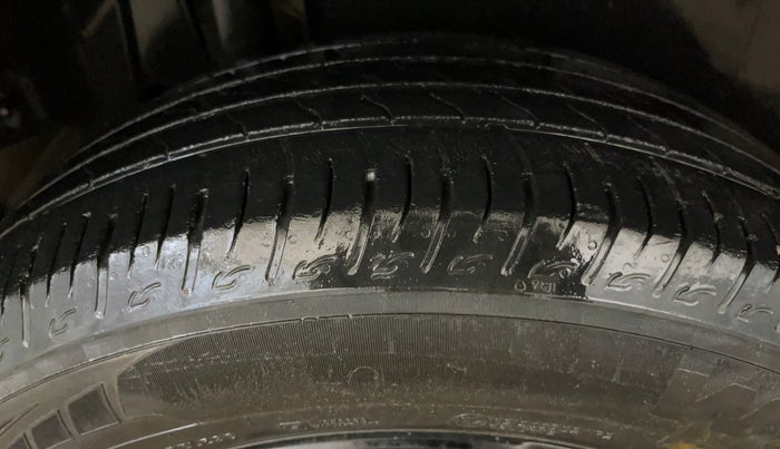 2022 Maruti BREZZA ZXI AT SMART HYBRID, Petrol, Automatic, 48,740 km, Right Rear Tyre Tread