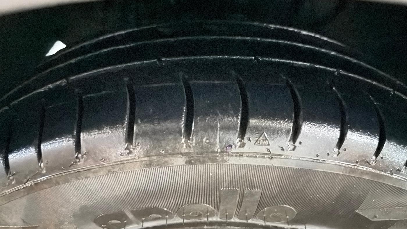 2019 Tata Tiago XZA PETROL, Petrol, Automatic, 1,01,628 km, Left Front Tyre Tread
