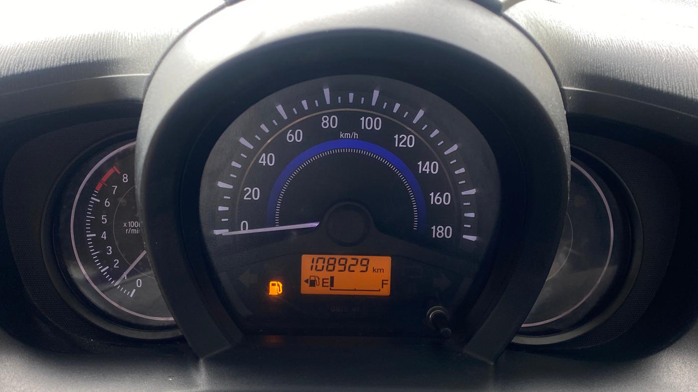 2015 Honda Amaze 1.2L I-VTEC S, Petrol, Manual, 1,08,925 km, Odometer Image