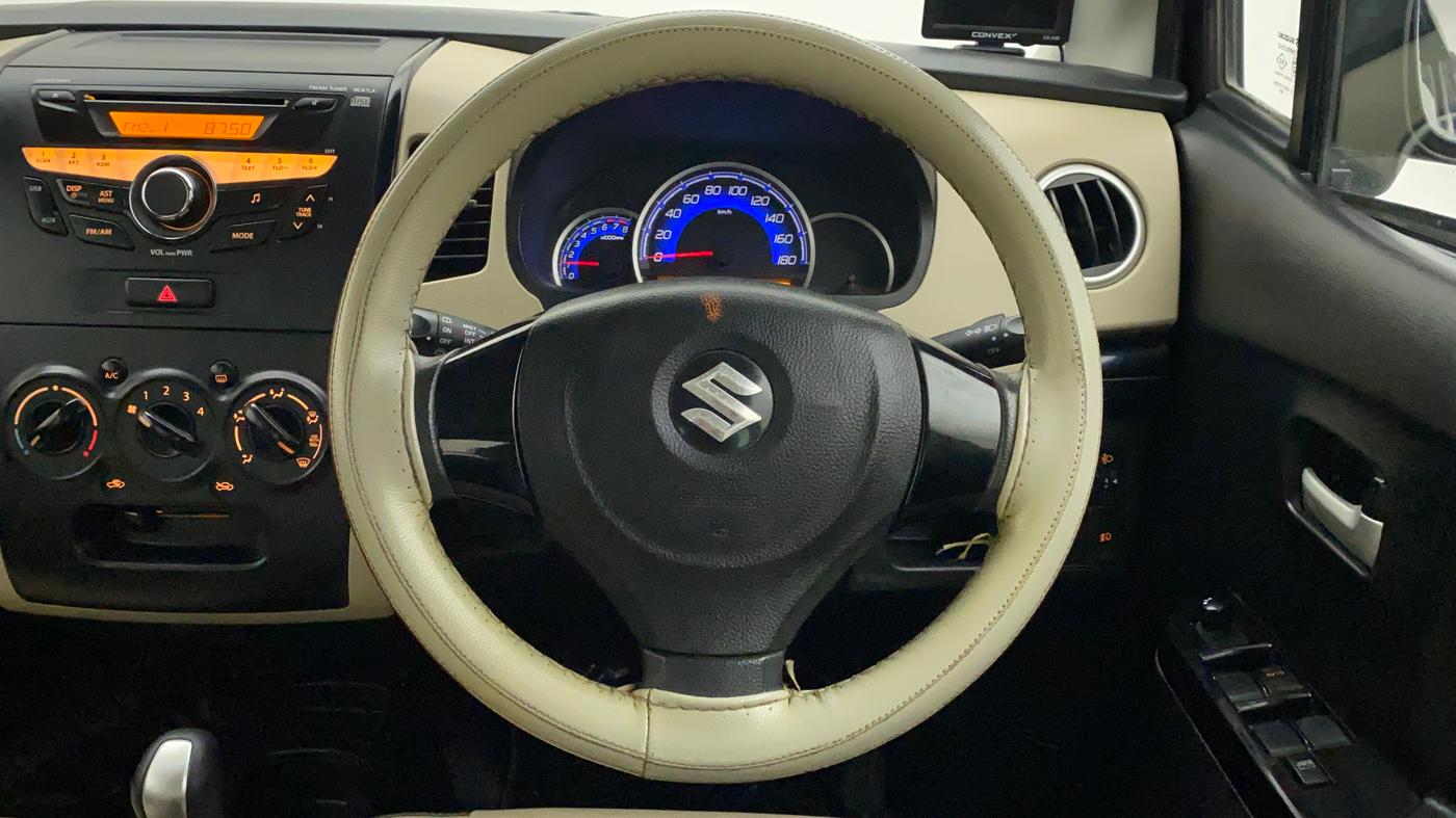 2017 Maruti Wagon R 1.0 VXI + (O) AMT, Petrol, Automatic, 27,056 km, Steering Wheel Close Up