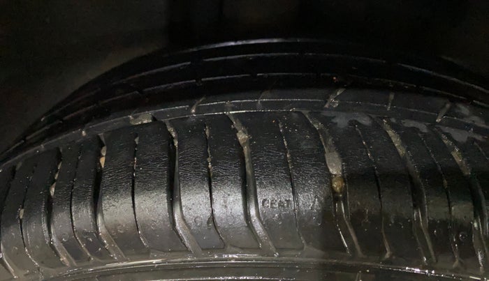 2022 Volkswagen VIRTUS TOPLINE TSI 1.0 AT, Petrol, Automatic, 16,917 km, Right Rear Tyre Tread