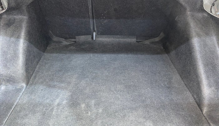 2022 Volkswagen VIRTUS TOPLINE TSI 1.0 AT, Petrol, Automatic, 16,917 km, Boot Inside