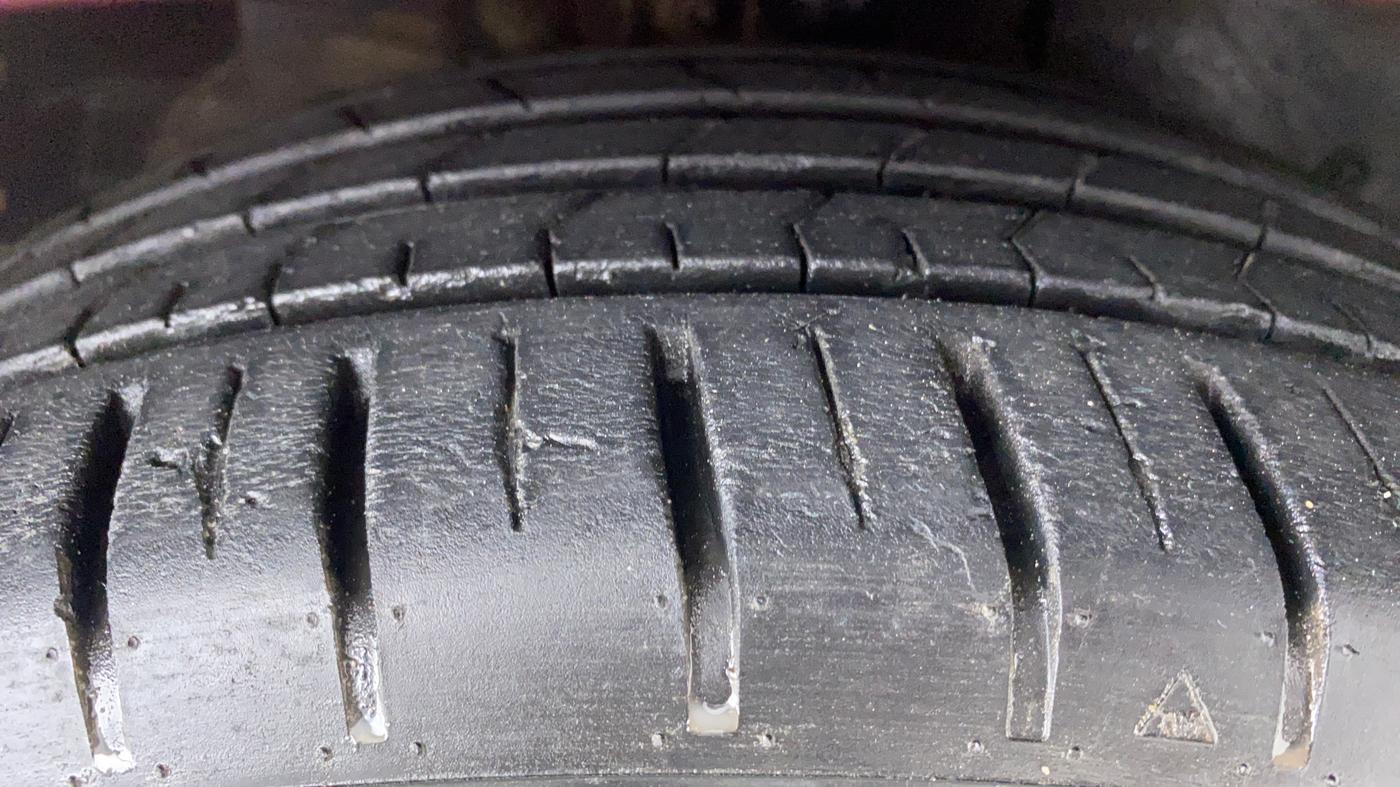 2019 Ford Figo Aspire 1.2 TITANIUM+ PETROL, Petrol, Manual, 11,852 km, Right Front Tyre Tread