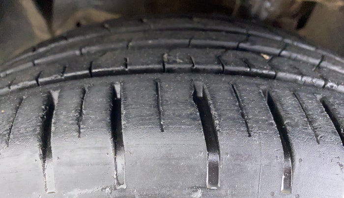 2019 Ford Figo Aspire 1.2 TITANIUM+ PETROL, Petrol, Manual, 11,852 km, Left Front Tyre Tread