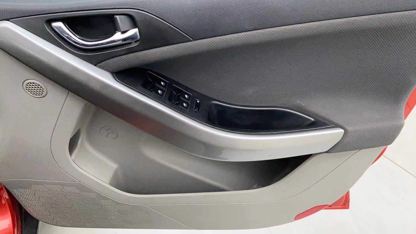 2018 Tata NEXON XZA+ 1.5, Diesel, Automatic, 58,312 km, Driver Side Door Panels Control