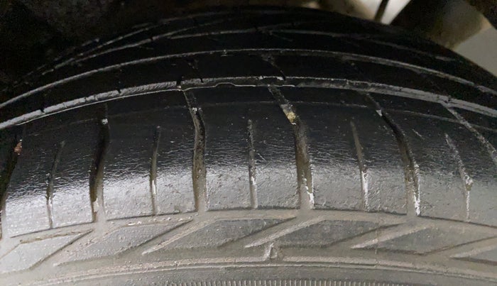 2018 Tata NEXON XZA+ 1.5, Diesel, Automatic, 58,312 km, Left Rear Tyre Tread