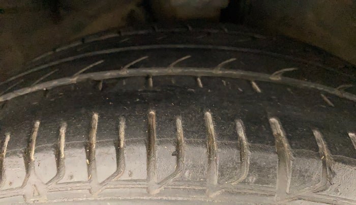 2014 Hyundai Verna FLUIDIC 1.6 VTVT SX, Petrol, Manual, 51,111 km, Right Front Tyre Tread