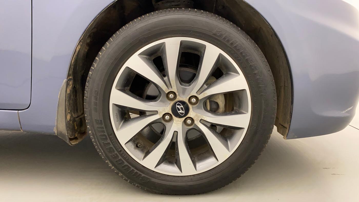 2014 Hyundai Verna FLUIDIC 1.6 VTVT SX, Petrol, Manual, 51,111 km, Right Front Wheel