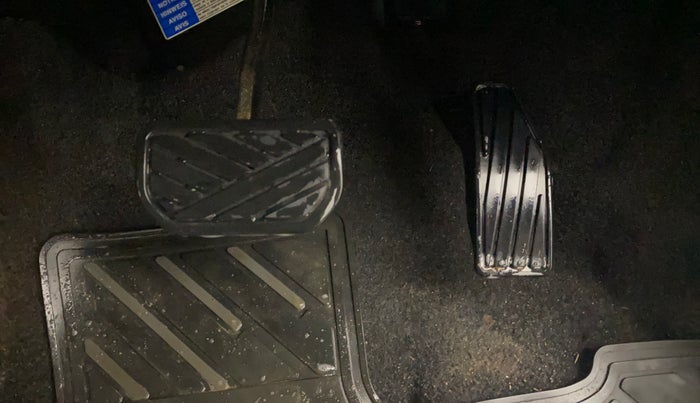 2019 Maruti Swift VXI AMT, Petrol, Automatic, 38,694 km, Pedals