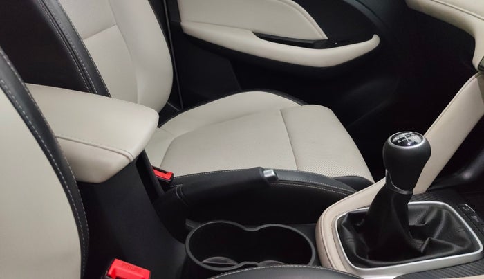 2022 MG ASTOR  SHARP 1.5 MT IVORY , Petrol, Manual, 63,172 km, Gear Lever