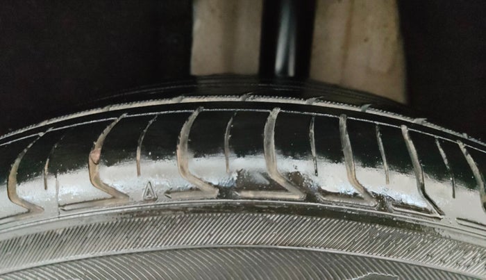 2022 MG ASTOR  SHARP 1.5 MT IVORY , Petrol, Manual, 63,172 km, Left Rear Tyre Tread