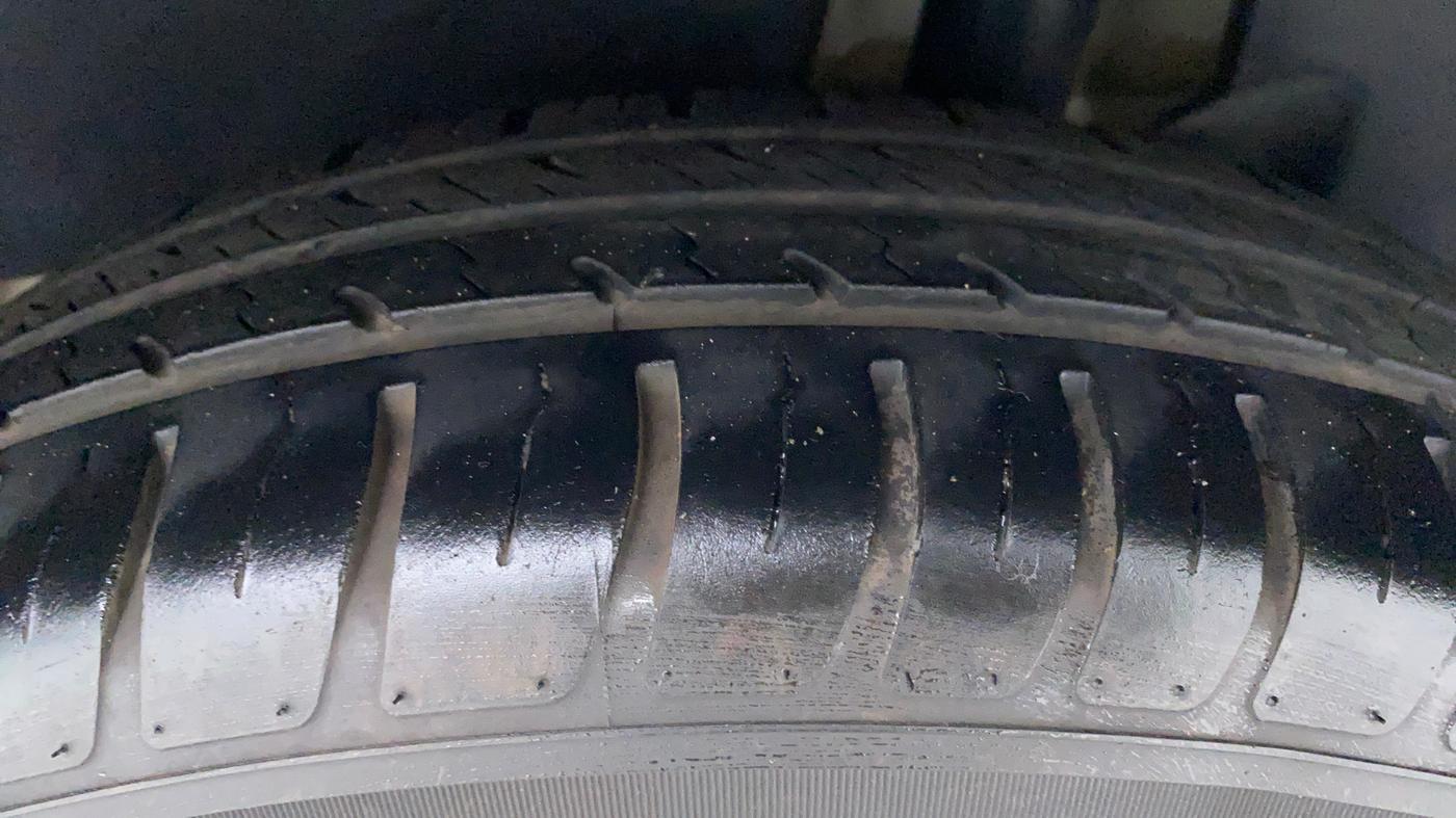 2018 Maruti Dzire VXI, Petrol, Manual, 12,784 km, Left Rear Tyre Tread
