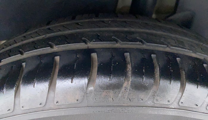2018 Maruti Dzire VXI, Petrol, Manual, 12,784 km, Left Rear Tyre Tread