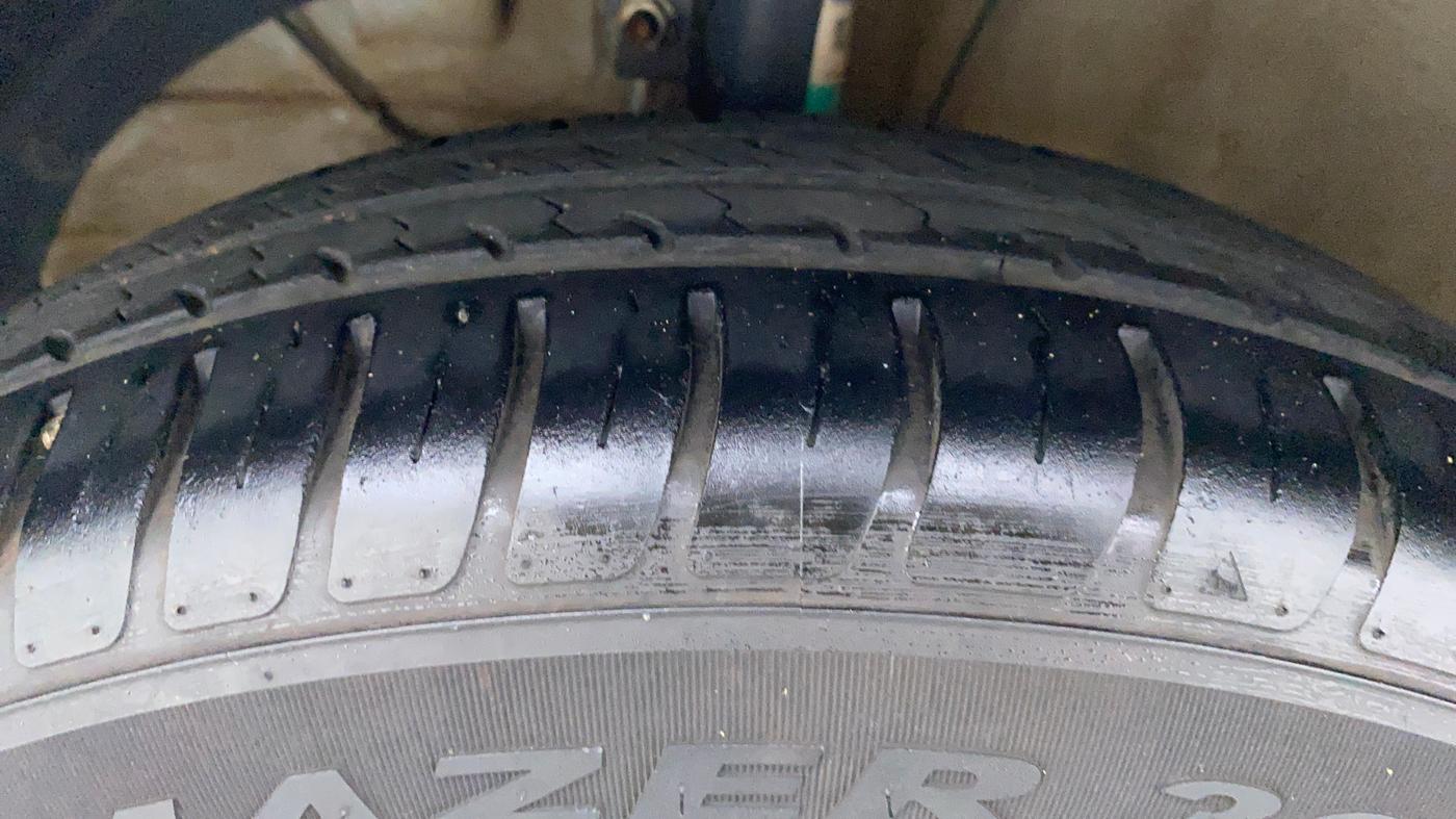 2018 Maruti Dzire VXI, Petrol, Manual, 12,784 km, Left Front Tyre Tread