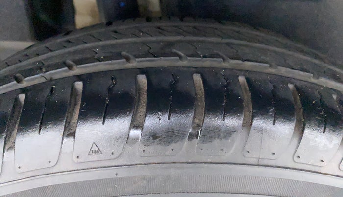 2018 Maruti Dzire VXI, Petrol, Manual, 12,784 km, Right Rear Tyre Tread