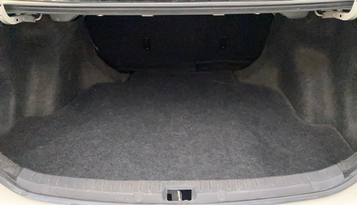 2012 Toyota Corolla Altis VL AT PETROL, Petrol, Automatic, 60,438 km, Boot Inside