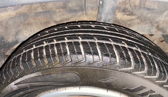 2016 Renault Kwid RXL, Petrol, Manual, 76,125 km, Left Rear Tyre Tread