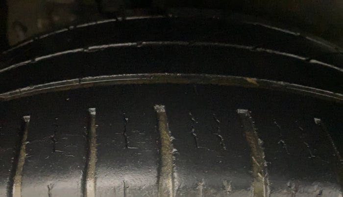 2014 Maruti Ertiga ZXI, Petrol, Manual, 54,724 km, Right Rear Tyre Tread