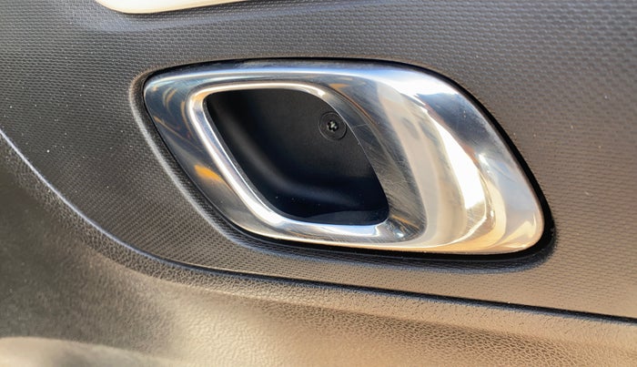 2024 Renault Kwid CLIMBER 1.0 AMT Dual Tone , Petrol, Automatic, 11,985 km, Driver Side Door Panels Control