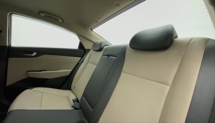 2022 Hyundai Verna SX (O) 1.5 VTVT IVT, Petrol, Automatic, 10,320 km, Right Side Rear Door Cabin