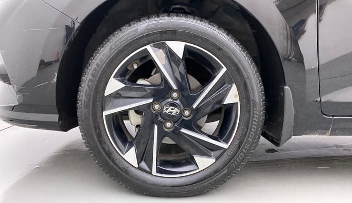2022 Hyundai Verna SX (O) 1.5 VTVT IVT, Petrol, Automatic, 10,320 km, Left Front Wheel
