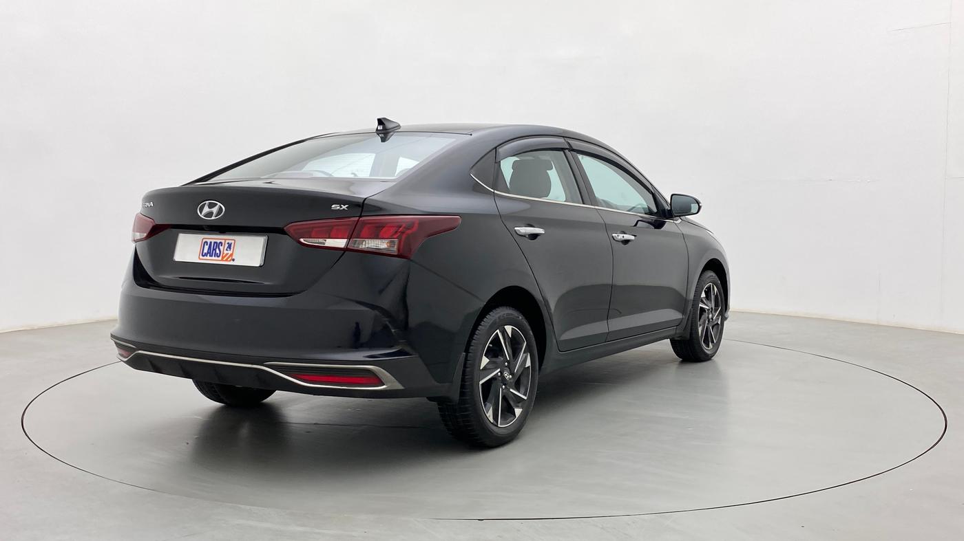 2022 Hyundai Verna SX (O) 1.5 VTVT IVT, Petrol, Automatic, 10,320 km, Right Back Diagonal