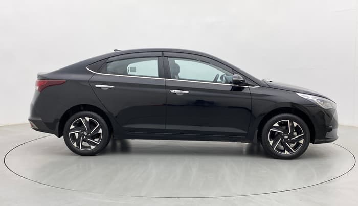 2022 Hyundai Verna SX (O) 1.5 VTVT IVT, Petrol, Automatic, 10,320 km, Right Side View