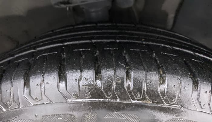2022 Hyundai Verna SX (O) 1.5 VTVT IVT, Petrol, Automatic, 10,320 km, Right Front Tyre Tread