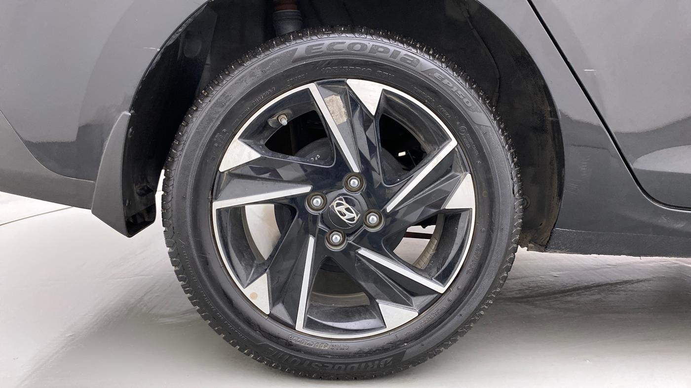 2022 Hyundai Verna SX (O) 1.5 VTVT IVT, Petrol, Automatic, 10,320 km, Right Rear Wheel