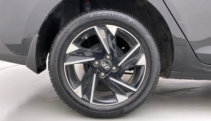 2022 Hyundai Verna SX (O) 1.5 VTVT IVT, Petrol, Automatic, 10,320 km, Right Rear Wheel