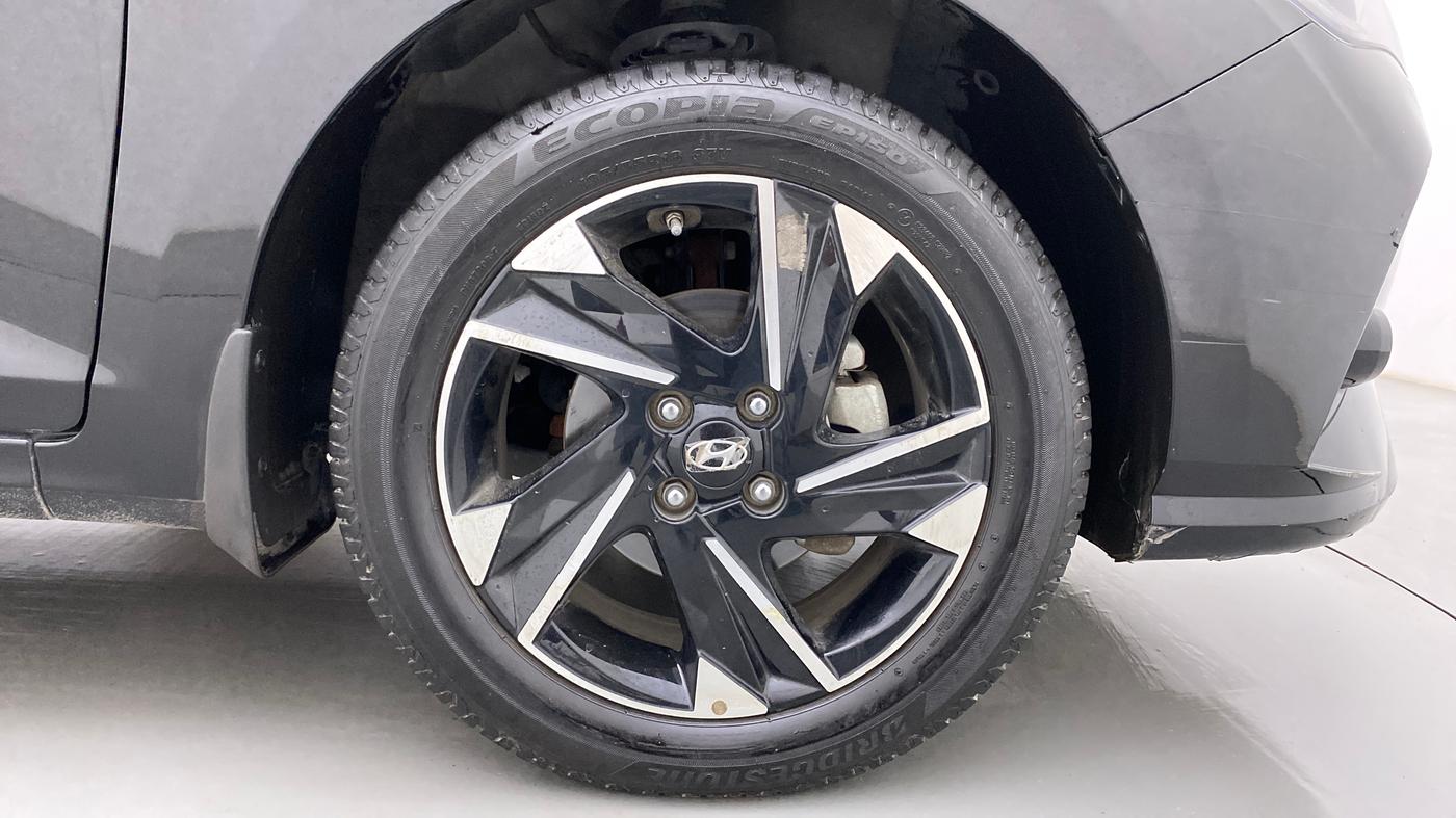 2022 Hyundai Verna SX (O) 1.5 VTVT IVT, Petrol, Automatic, 10,320 km, Right Front Wheel