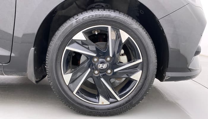 2022 Hyundai Verna SX (O) 1.5 VTVT IVT, Petrol, Automatic, 10,320 km, Right Front Wheel