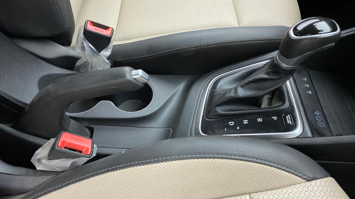 2022 Hyundai Verna SX (O) 1.5 VTVT IVT, Petrol, Automatic, 10,320 km, Gear Lever