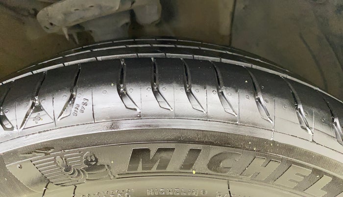 2017 Hyundai Verna 1.6 VTVT SX (O) AT, Petrol, Automatic, 71,150 km, Right Front Tyre Tread