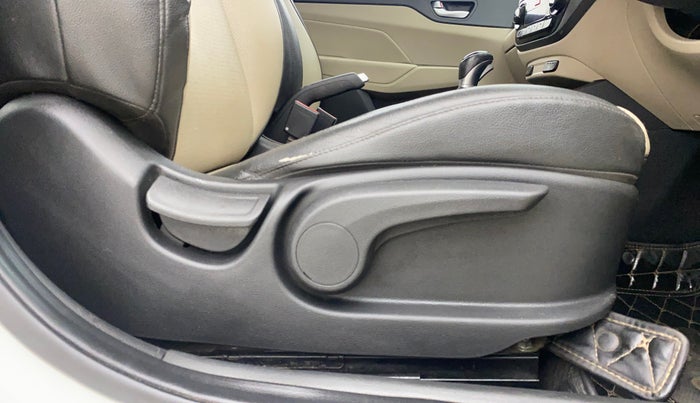 2017 Hyundai Verna 1.6 VTVT SX (O) AT, Petrol, Automatic, 71,150 km, Driver Side Adjustment Panel